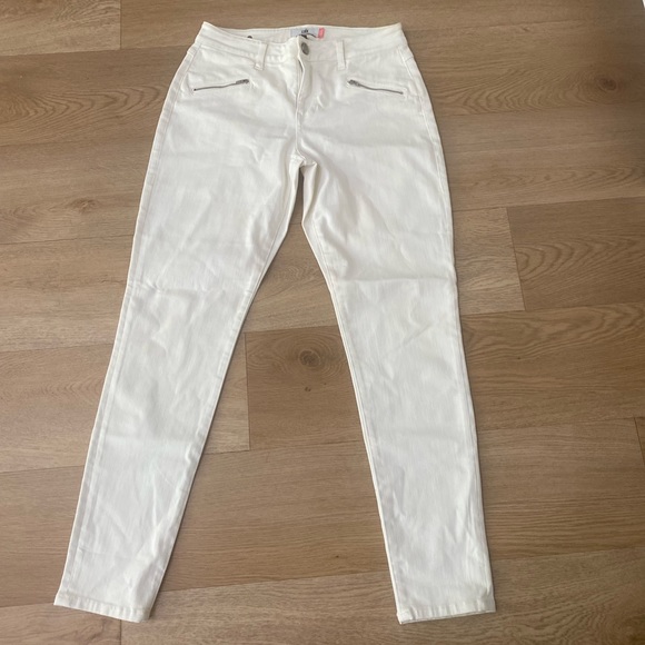 Cabi white jeans - Picture 3 of 3
